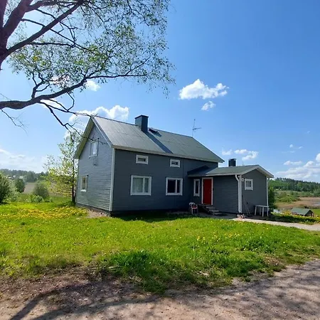 Mummola Kahden Makuuhuoneen Laehellae Jokea * Simpele